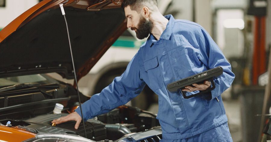 An Acura diagnostic fee costs about $205 to $305 in 2026