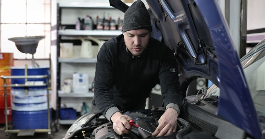A Grease Monkey oil change costs about $35 to $100 in 2026