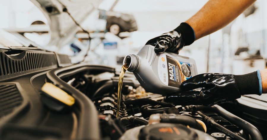 A BMW oil change costs $100 to $175 at a dealer in 2026